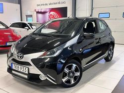 Svart Begagnad 2015 Toyota Aygo X-clusiv Halvkombi | 64 900 kr (Marknadspris)