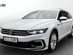 Vit Begagnad 2023 VW Passat GTE Kombi | 389 900 kr (Dyr)