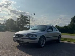 Grå Begagnad 2001 Volvo S60 Sedan | 27 000 kr (Marknadspris)