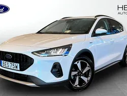 Vit (white) Begagnad 2024 Ford Focus Active Halvkombi | 204 900 kr (Marknadspris)