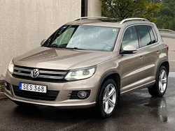 Ljusbrun (bronzitmet) Begagnad 2016 VW Tiguan R-line SUV | 114 900 kr (Marknadspris)