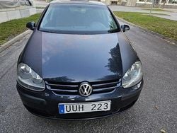 Grå Begagnad 2004 VW Golf IV Comfortline Halvkombi | 24 000 kr (Marknadspris)