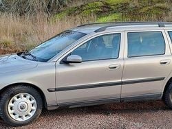 Begagnad 2004 Volvo V70 Kombi | 28 000 kr (Lite dyr)