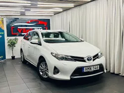 Vit Begagnad 2014 Toyota Auris Touring Sports Active Kombi | 84 900 kr (Marknadspris)
