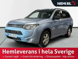 Ljusblå Begagnad 2013 Mitsubishi Outlander P-HEV SUV | 104 900 kr (Marknadspris)