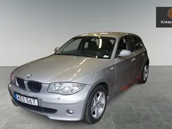 Ljusgrå Begagnad 2005 BMW 120 Advantage Halvkombi | 43 500 kr (Marknadspris)
