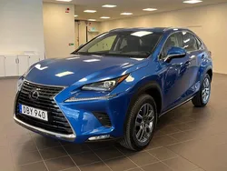 Blå Begagnad 2017 Lexus NX300h Executive Line SUV | 289 000 kr (Marknadspris)