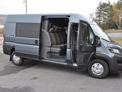 Grå metallic Ny 2025 Peugeot Boxer Van | 611 500 kr