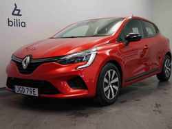 Röd Begagnad 2023 Renault Clio V Halvkombi | 159 500 kr (Marknadspris)