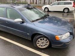 Blå mitalik Begagnad 2006 Volvo V70 Kombi | 42 000 kr (Dyr)