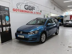 Blå Begagnad 2016 VW Golf VII Kombi | 109 000 kr (Marknadspris)