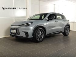 Grå (gråmetallic) Begagnad 2024 Lexus LBX SUV | 319 900 kr (Superpris)