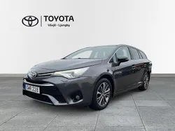 Mörkgrå (grå) Begagnad 2015 Toyota Avensis Active Kombi | 139 000 kr (Marknadspris)