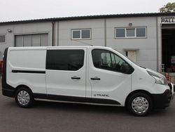 Vit Begagnad 2016 Renault Trafic Van | 135 000 kr