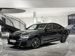 Sophistgrå Begagnad 2023 BMW 530 M Sport Sedan | 419 000 kr