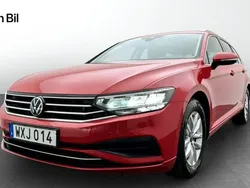 Röd Begagnad 2023 VW Passat Kombi | 279 900 kr (Bra pris)