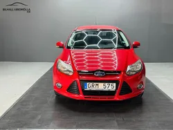 Röd Begagnad 2012 Ford Focus Titanium Kombi | 49 900 kr (Marknadspris)
