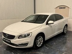 Vit Begagnad 2015 Volvo S60 Momentum Sedan | 159 900 kr (Marknadspris)
