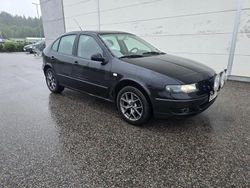 Svart Begagnad 2001 Seat Leon Halvkombi | 15 000 kr