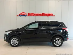 Svart samma som bilen Begagnad 2017 Ford Kuga Titanium SUV | 142 900 kr (Bra pris)
