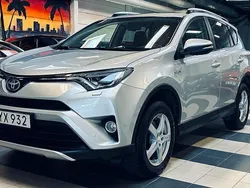 Silver Begagnad 2016 Toyota RAV4 Hybrid SUV | 259 800 kr (Marknadspris)
