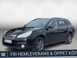 Svart (svart metallic) Begagnad 2013 Subaru Outback SUV | 109 900 kr (Dyr)