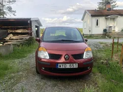 Röd Begagnad 2005 Renault Modus Minibuss | 8 000 kr