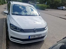 Vit Begagnad 2017 VW Touran Minibuss | 197 000 kr (Superpris)