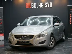 Ljusgrå Begagnad 2011 Volvo V60 Kombi | 69 900 kr (Marknadspris)