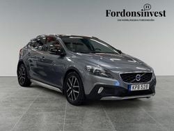 Grå Begagnad 2015 Volvo V40 CC Summum Kombi | 149 900 kr (Marknadspris)