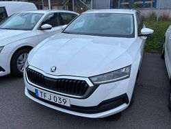 Vit Begagnad 2023 Skoda Octavia G-TEC Ambition Kombi | 275 000 kr (Marknadspris)