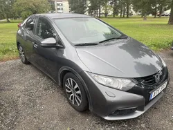 Grå Begagnad 2014 Honda Civic Lifestyle Halvkombi | 69 000 kr (Marknadspris)