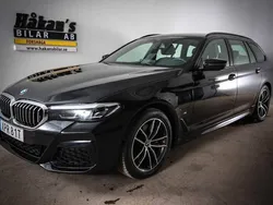 Svart Begagnad 2021 BMW 530e M Sport Kombi | 389 500 kr (Marknadspris)