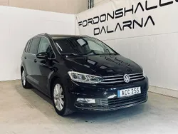 Svart Begagnad 2016 VW Touran GT Minibuss | 179 900 kr