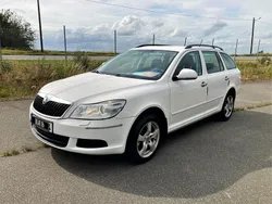 Vit Begagnad 2012 Skoda Octavia Ambiente Kombi | 50 000 kr (Marknadspris)