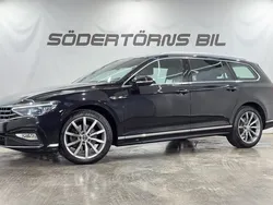 Svart Begagnad 2021 VW Passat R-line Kombi | 299 900 kr (Marknadspris)