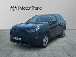 Svart Begagnad 2021 Toyota RAV4 Hybrid Active SUV | 349 000 kr (Bra pris)