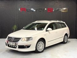 Vit Begagnad 2010 VW Passat R-line Kombi | 55 000 kr
