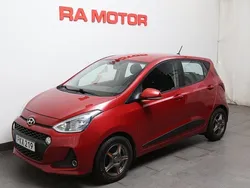 Röd Begagnad 2017 Hyundai i10 Premium Halvkombi | 89 900 kr (Marknadspris)