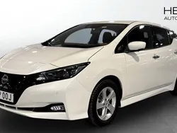 Vit (white) Begagnad 2022 Nissan Leaf N-Connecta Halvkombi | 209 900 kr (Marknadspris)