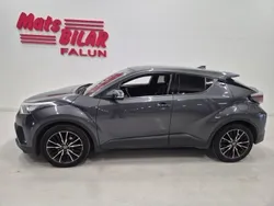 Mörkgrå Begagnad 2017 Toyota C-HR Executive SUV | 179 900 kr (Marknadspris)