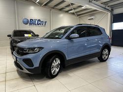 Ljusblå (blå) Begagnad 2024 VW T-Cross Life SUV | 264 900 kr (Lite dyr)