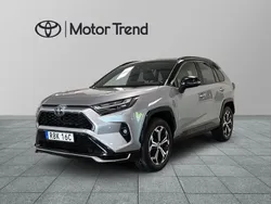 Grå Begagnad 2022 Toyota RAV4 Hybrid Style SUV | 429 900 kr (Marknadspris)