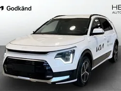 Vit (white) Begagnad 2024 Kia Niro Advance SUV | 399 900 kr (Marknadspris)