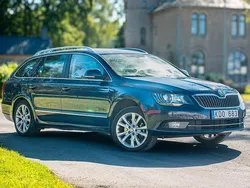 Blå Begagnad 2013 Skoda Superb Ambition Kombi | 79 000 kr (Marknadspris)