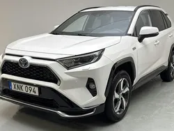 Vit Begagnad 2021 Toyota RAV4 Edition SUV | 389 000 kr