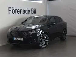 Svart Begagnad 2024 BMW iX2 M Sport SUV | 529 000 kr (Bra pris)