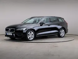 Svart Begagnad 2021 Volvo V60 Momentum Kombi | 289 000 kr (Marknadspris)
