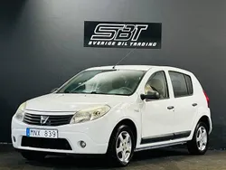 Vit Begagnad 2013 Dacia Sandero Halvkombi | 34 900 kr