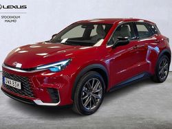Röd Ny 2025 Lexus LBX SUV | 359 000 kr (Marknadspris)